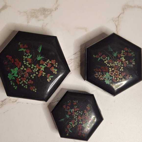 2/$30 Set of 3 Vintage black with floral hexagon nesting jewelry or trinket box - Picture 13 of 13
